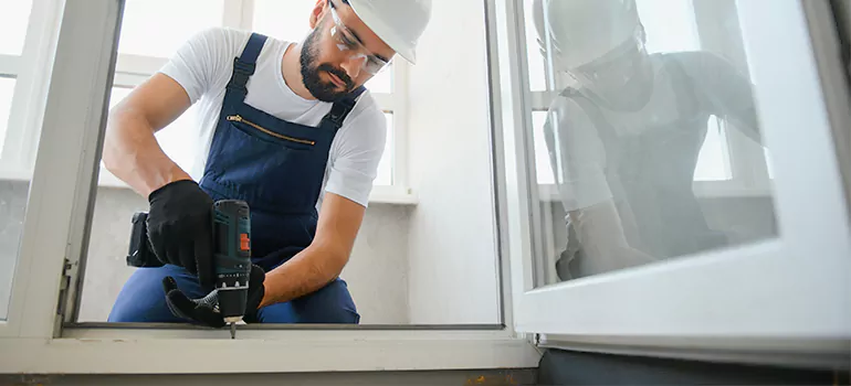 Replace Broken Window Pane in Oakland Park, FL